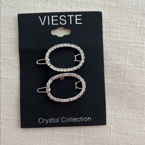 ****SOLD—on ♏️**** Barrettes